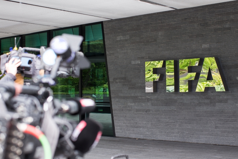 V souvislosti se zatýkáním vysokých funkcionářů pohrozila odchodem většina hlavních sponzorů, jako jsou společnosti Adidas, Coca Cola, Hyundai a Visa. V souvislosti se zatýkáním vysokých funkcionářů pohrozila odchodem většina hlavních sponzorů, jako jsou společnosti Adidas, Coca Cola, Hyundai a Visa.