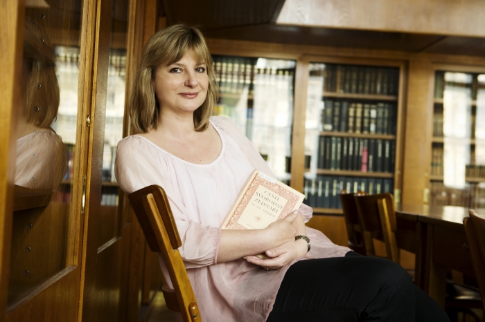 Historička a členka vědecké rady Muzea svobodného zednářství.
