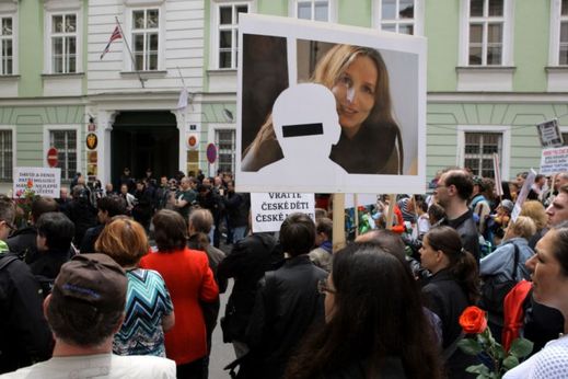 Stejné demonstrace jsou v dalších evropských zemích, včetně Norska.