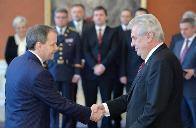 V lednu 2014 Marcel Chládek přebíral z rukou prezidenta pověření k funkci ministra školství.