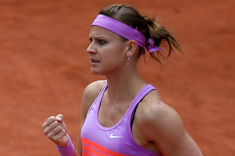  Tuzemská tenisová trojka Lucie Šafářová v osmifinále Roland Garros zničila favorizovanou Rusku Marii Šarapavovou.