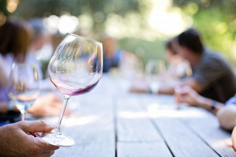 Putivní festival Wine Tour začal v Ostravě a poslední zastávkou je Hradec Králové.