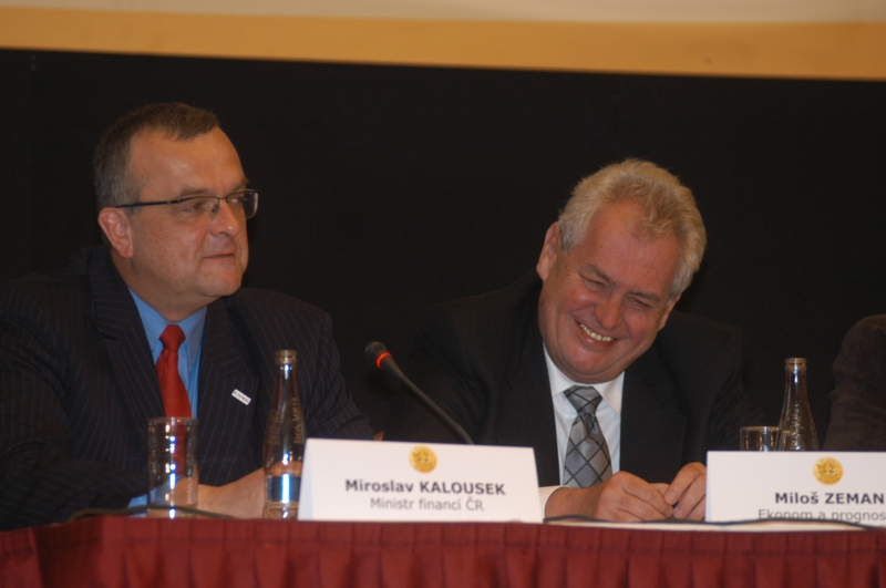 Miroslav Kalousek a Miloš Zeman. Miroslav Kalousek a Miloš Zeman.