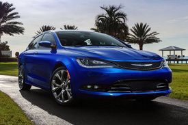 Současnost zastupuje model Chrysler 200S.