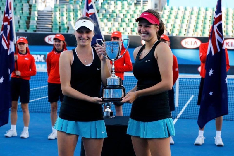 Markéta Vondroušová a Miriam Kolodziejová vyhrály čtyřhru juniorek i na Australian Open.
