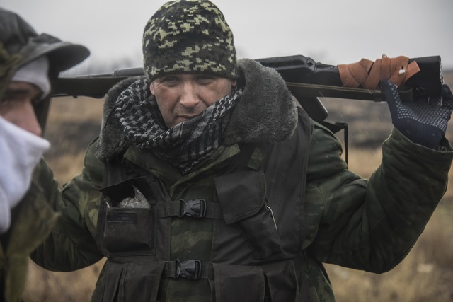 Proruský rebel na Ukrajině.