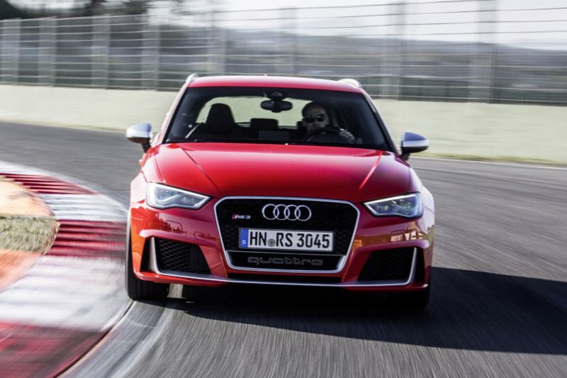Audi RS 3 Sportback skrývá pod kapotou výkonný motor 2,5 l TFSI.