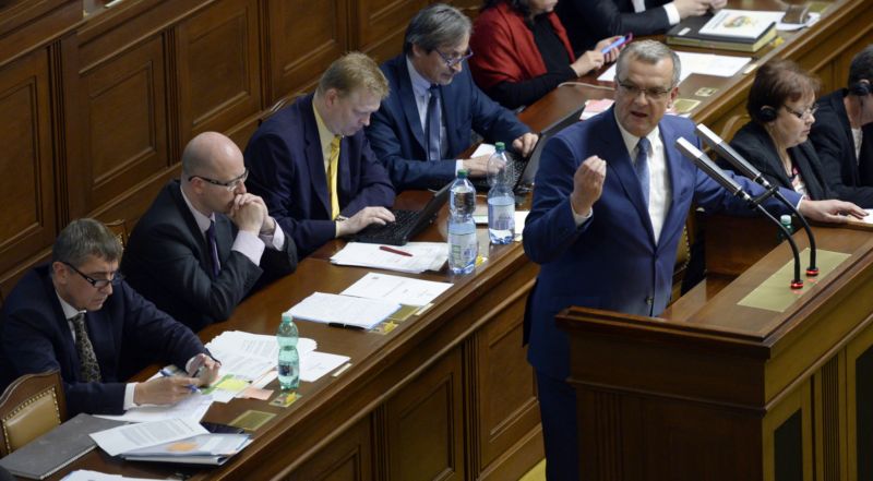 Vláda chce zrušit superhrubou mzdu. Zavedl ji exministr financí Miroslav Kalousek.