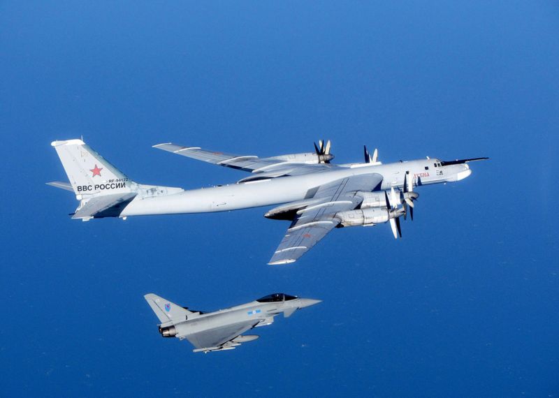 Bombardéry Tu-95 Rusko používá k provokativním letům blízko hranic zemí NATO (ilustrační foto). Bombardéry Tu-95 Rusko používá k provokativním letům blízko hranic zemí NATO (ilustrační foto).