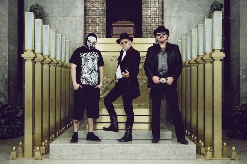 Trio Mortal Cabinet.
