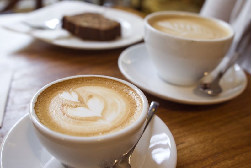 Fika je každodenní přestávka na kávu, k náž je něco malý zákusek.