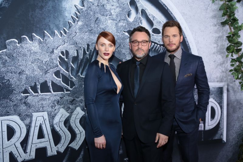 Herečka Bryce Dallas Howardová, reřisér Colin Trevorrow a herec Chris Pratt.