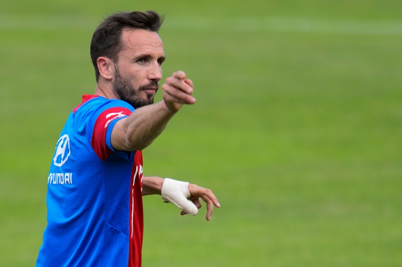 Fotbalista Tomáš Sivok přestupuje z Besiktase Istanbul do jiného tureckého týmu Bursasporu.
