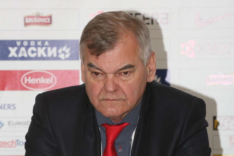 Vladimír Vůjtek bude novým trenérem české hokejové reprezentace. Vladimír Vůjtek bude novým trenérem české hokejové reprezentace.