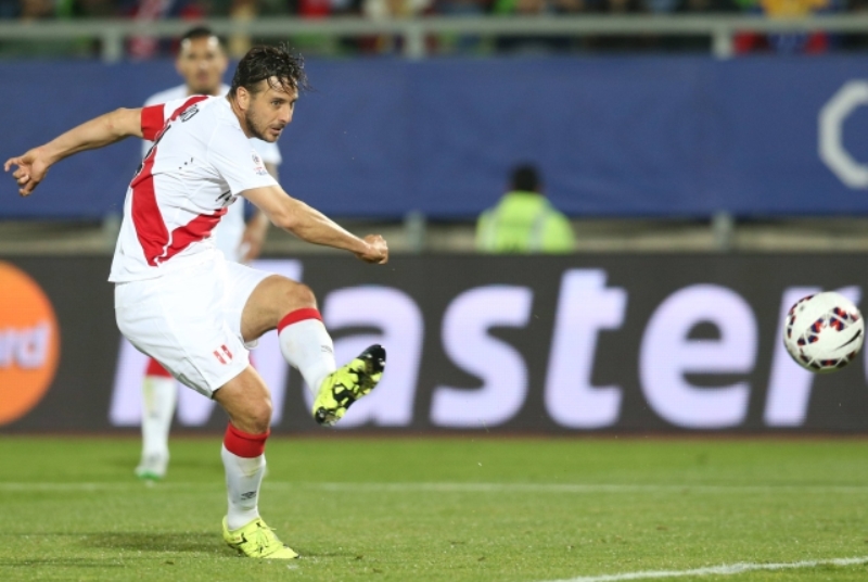 Claudio Pizarro. Claudio Pizarro.