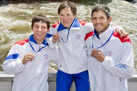 Tři vítězové ze soboty. Zleva Jiří Prskavec, Kateřina Hošková a Stanislav Ježek. Tři vítězové ze soboty. Zleva Jiří Prskavec, Kateřina Hošková a Stanislav Ježek.