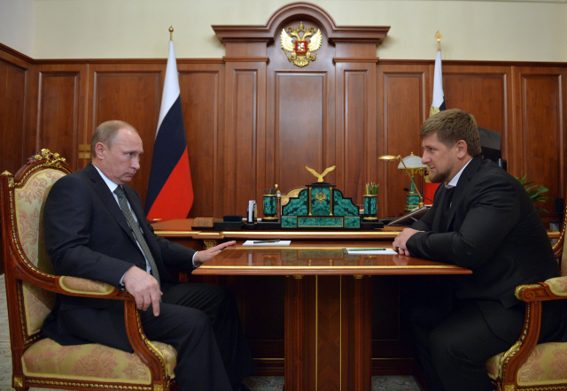Prezidentští kamarádi - Putin a Kadyrov. Prezidentští kamarádi - Putin a Kadyrov.