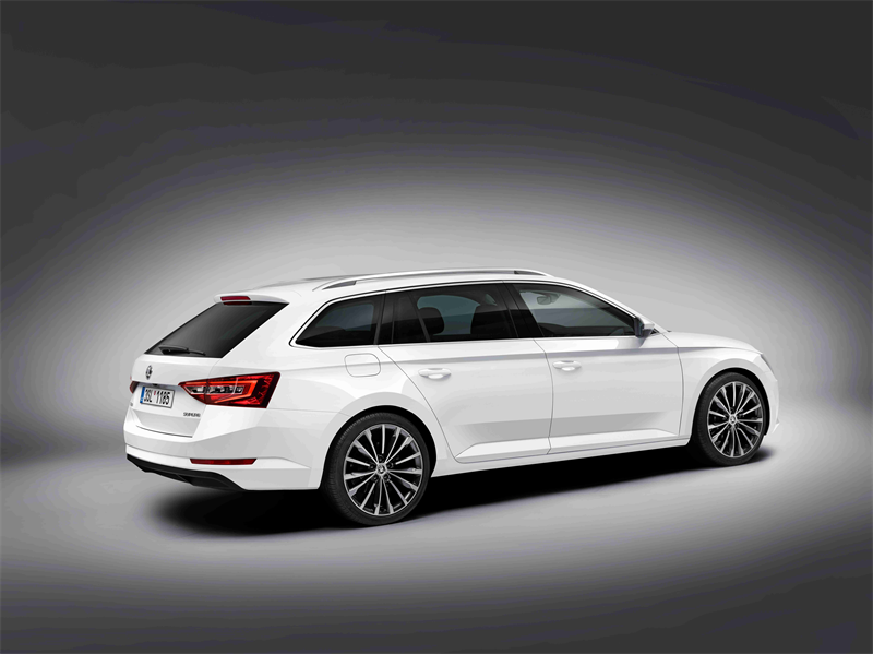 Škoda Supern Combi.