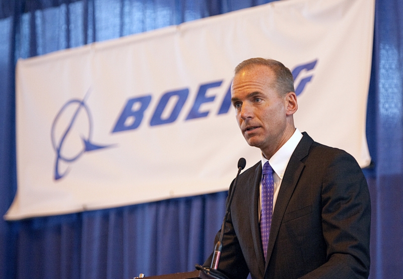 Novým šéfem amerického výrobce letadel Boeing je Dennis Muilenburg. Novým šéfem amerického výrobce letadel Boeing je Dennis Muilenburg.