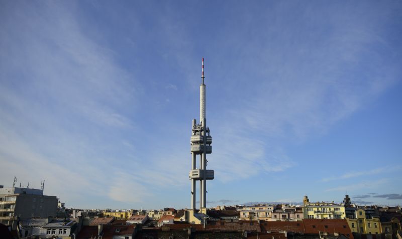 Žižkovský vysílač bude experimentálně vysílat už od léta.