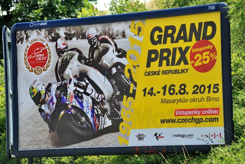 Není třeba měnit billboardy. MotoGP se v Brně pojede.
