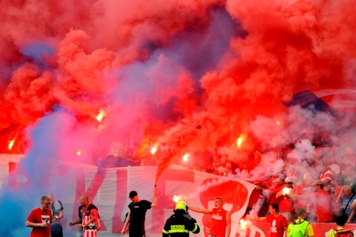 Fanoušci na stadionu Za Lužánkami.