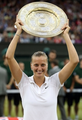 Petra Kvitová loni ovládla Wimbledon.