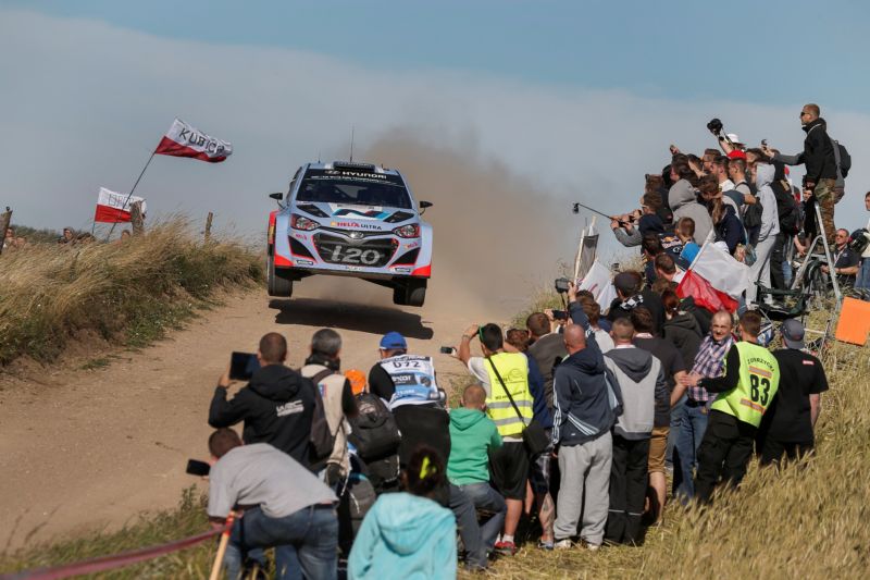 Thierry Neuville při loňské soutěži v Polsku.
