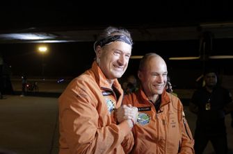 Piloti André Borschberg a Bertrand Piccard.