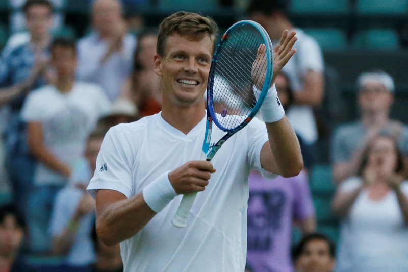Tomáš Berdych si během Wimbledonu opět vyzkoušel focení aktů. Tomáš Berdych si během Wimbledonu opět vyzkoušel focení aktů.