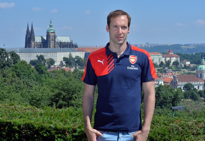 Trenér fotbalového národního týmu Pavel Vrba přivítal, že brankář Petr Čech přestoupil do Arsenalu a v další sezoně už nebude vysedávat na lavičce v Chelsea. Trenér fotbalového národního týmu Pavel Vrba přivítal, že brankář Petr Čech přestoupil do Arsenalu a v další sezoně už nebude vysedávat na lavičce v Chelsea.