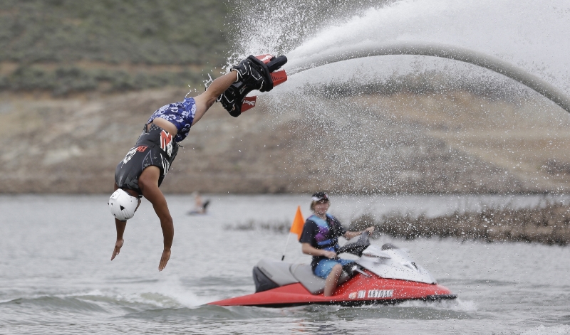Flyboarding.