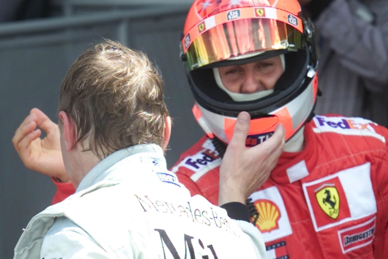 Rivalita Miky Häkkinena (vlevo) a Michaela Schumachera fascinovala svět formule 1. Jeden z velkých příběhů se odehrál právě v Silverstone. Rivalita Miky Häkkinena (vlevo) a Michaela Schumachera fascinovala svět formule 1. Jeden z velkých příběhů se odehrál právě v Silverstone.