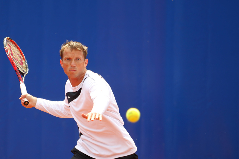 Český tenista Jaroslav Pospíšil přerušil svoji kariéru a soustředí se na pomoc Dánce Caroline Wozniacké.