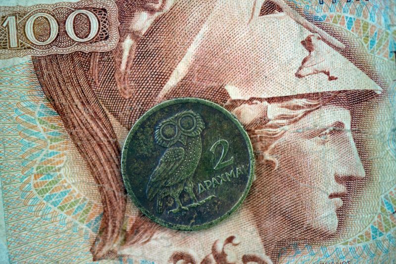 V případě, že dojde k odchodu Řecka z eurozóny, nová měna výrazně oslabí.