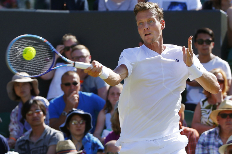 Tomáš Berdych překvapivě končí už v osmifinále Wimbledonu. Venku z turnaje je i Lucie Šafářová.