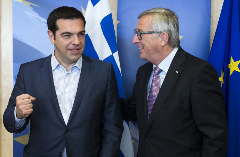 Řecký premiér Alexis Tsipras (vlevo) s předsedou EK Jean-Claudem Junckerem.