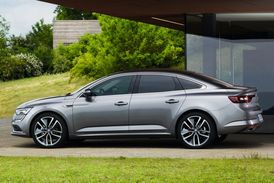 Žádný hatchback, ale klasický sedan, taková je podoba modelu Talisman.