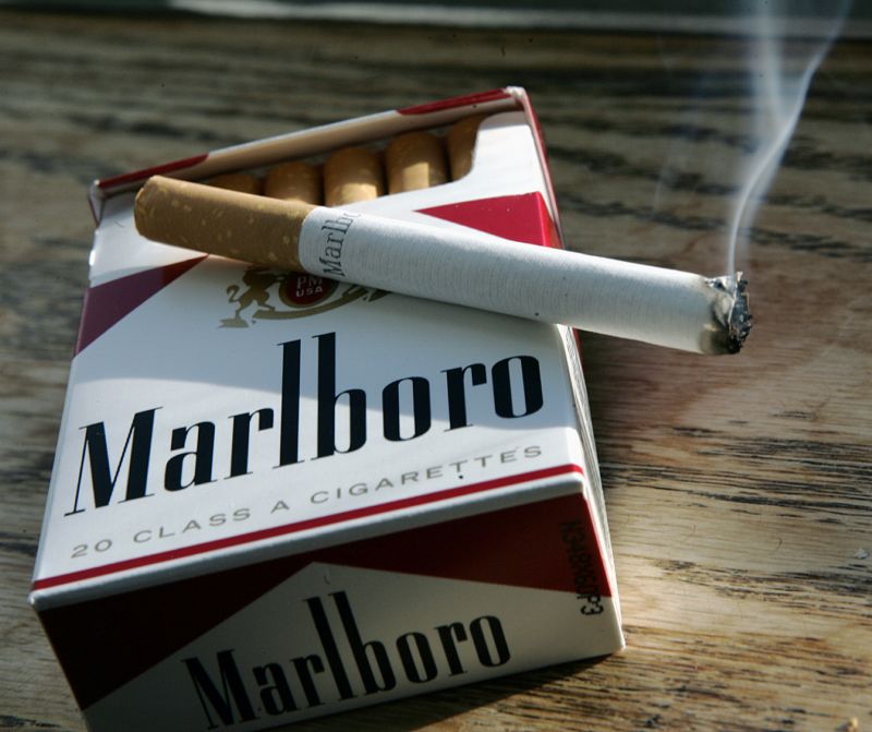 Daně by podle WHO měly tvořit alespoň 75 procent prodejní ceny cigaret.