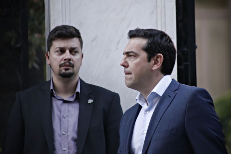 Řecký premiér Alexis Tsipras a nový řecký ministr financí Euclid Tsakalotos (ilustrační foto).