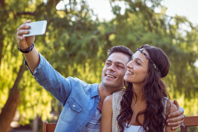 Od začátku roku utrpělo zranění při pořizování selfie více než sto lidí a přes deset jich přišlo o život (ilustrační foto).