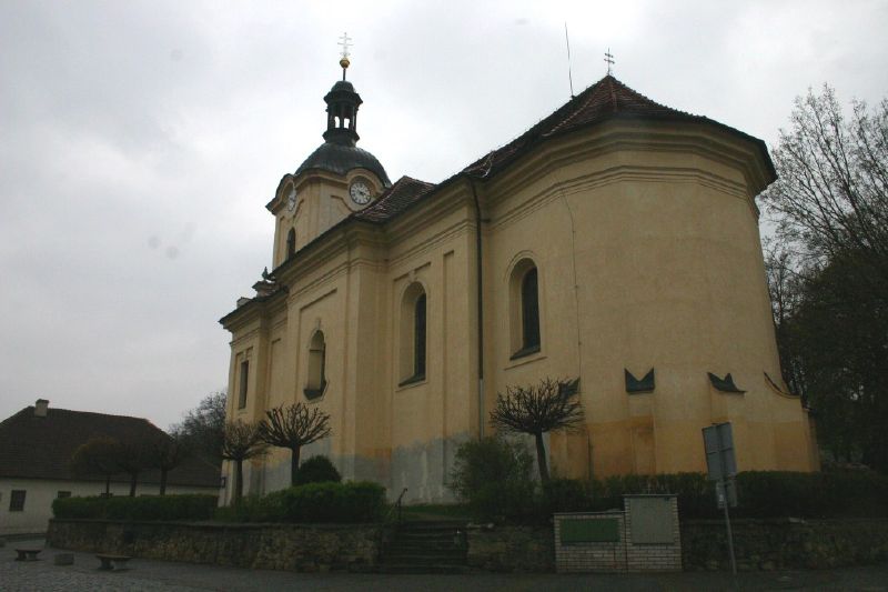 Kostel v Osově.