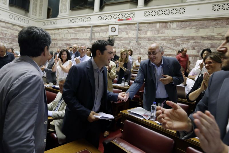 Alexis Tsipras s poslanci strany SYRIZA.