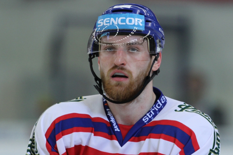 Hokejový obránce Jakub Nakládal má za sebou další krůček k naplnění svého velkého snu, jímž je NHL. Hokejový obránce Jakub Nakládal má za sebou další krůček k naplnění svého velkého snu, jímž je NHL.