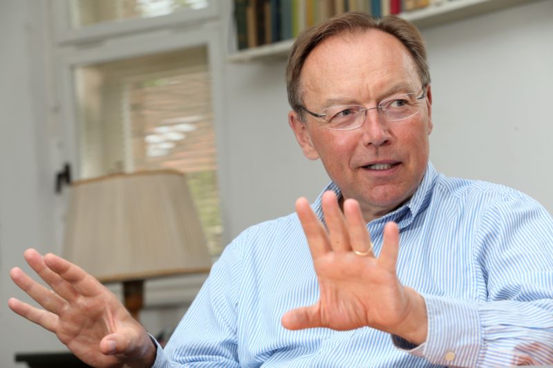 Profesor Igor Lukeš.
