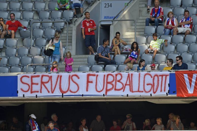 "Sbohem fotbalový Bože," loučí se Sweinsteigerem fanoušci. 
