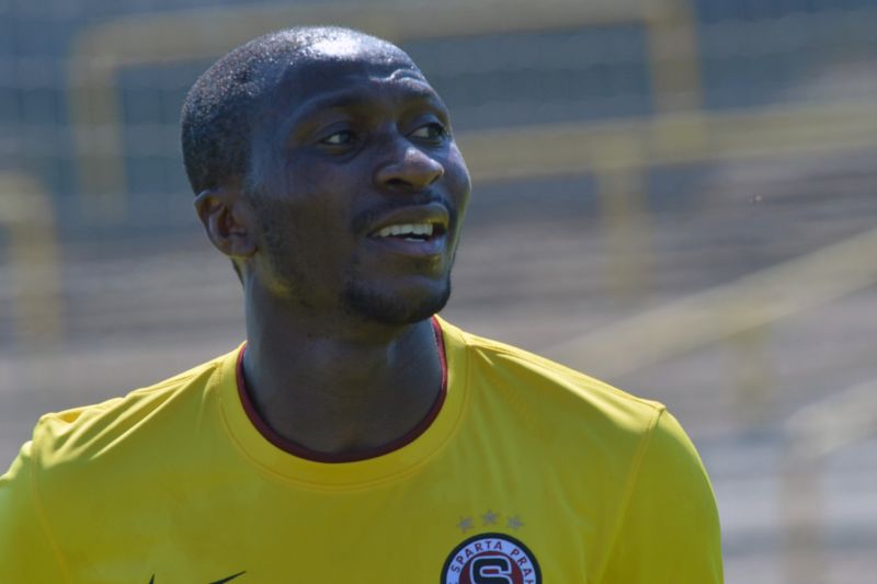 Jedna z posil Sparty Kehinde Fatai. 