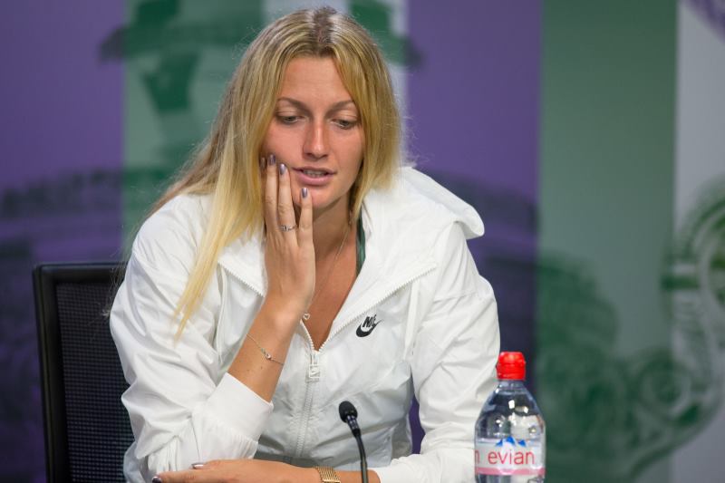 Tenistka Petra Kvitová klesla po neúspěšné obhajobě wimbledonského titulu v žebříčku WTA ze druhého na páté místo. 