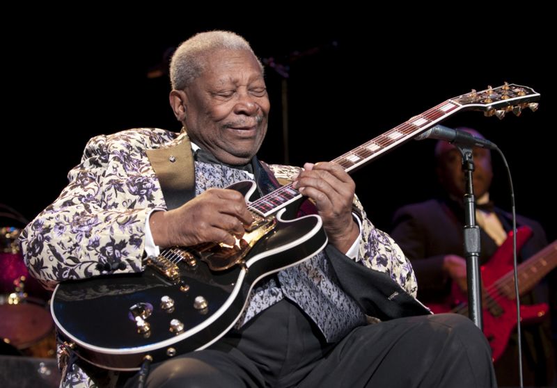 Král blues B. B. King zemřel přirozenou smrtí.