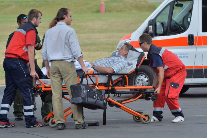 Přiletělo letadlo s raněnými Ukrajinci. Přiletělo letadlo s raněnými Ukrajinci.